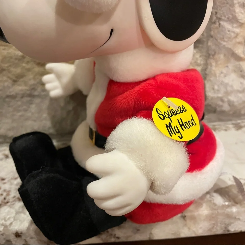 Gemmy Snoopy Christmas Santa Claus Musical Peanuts 